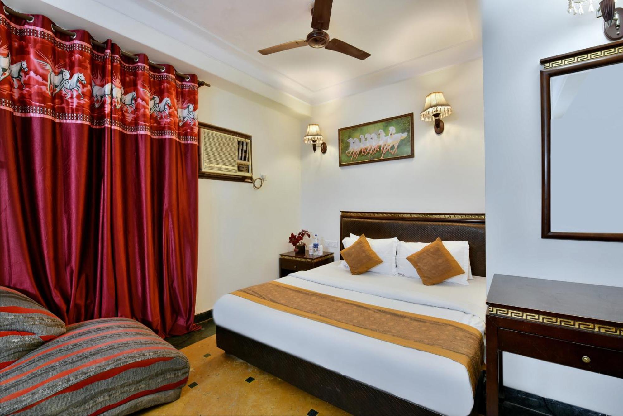 Family Spot Hotel Ню Делхи Екстериор снимка