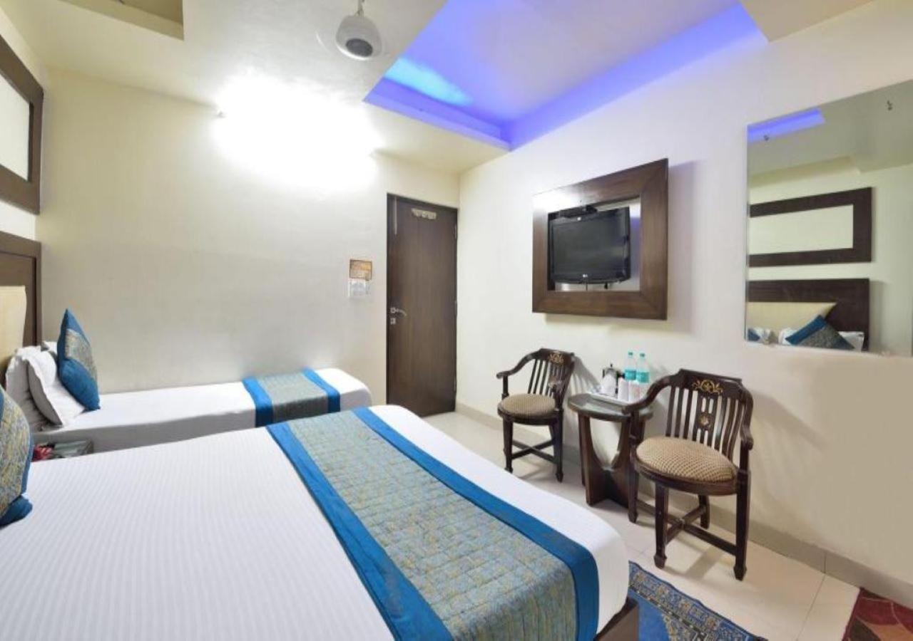 Family Spot Hotel Ню Делхи Екстериор снимка
